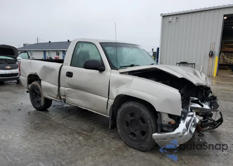 2005 Chevrolet Silverado C1500 z USA, uszkodzony, nr VIN 1GCEC14X75Z355518